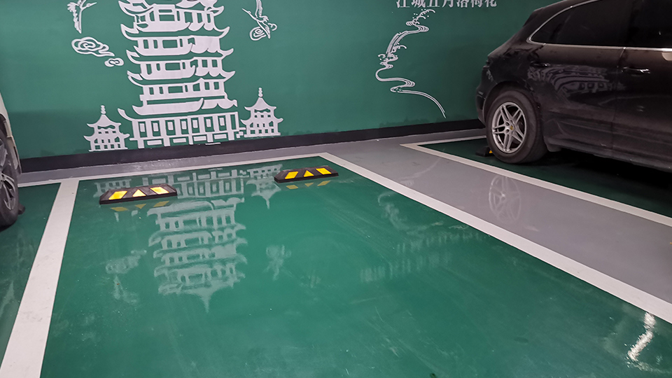 武昌火車站地下車庫進行地坪翻新