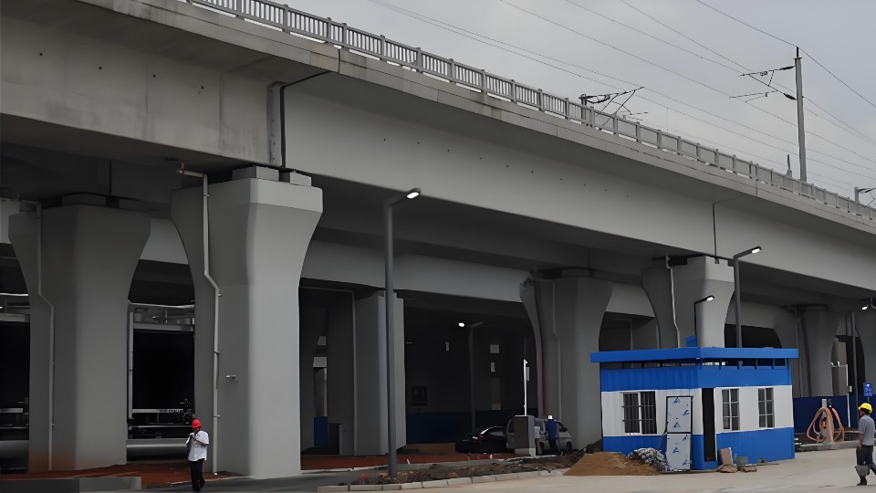 住建局橋下空間治理達標方案：富萊德防腐涂料守護高架橋混凝土立柱10年免維護