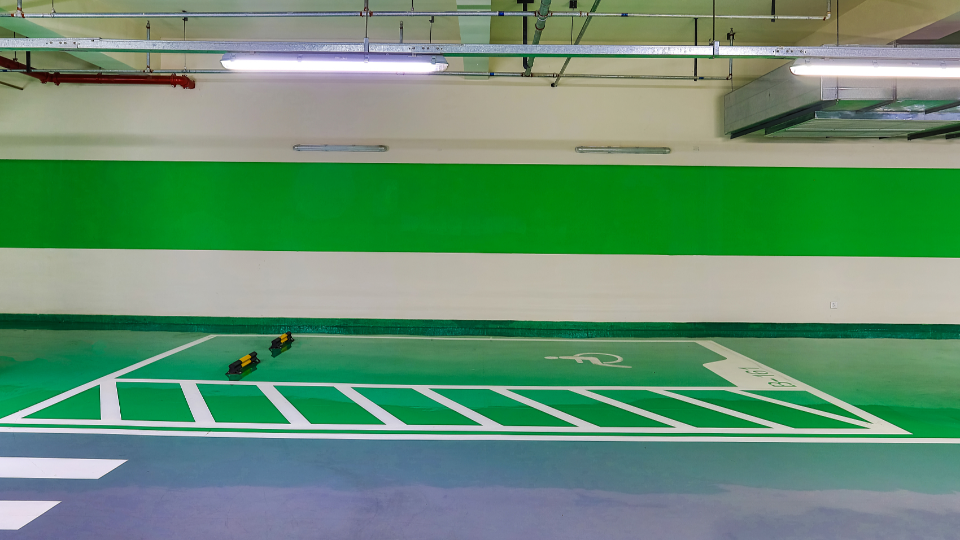 ?地下停車場劃線，別讓環境難題拖累管理效率——富萊德劃線漆的專業解決方案