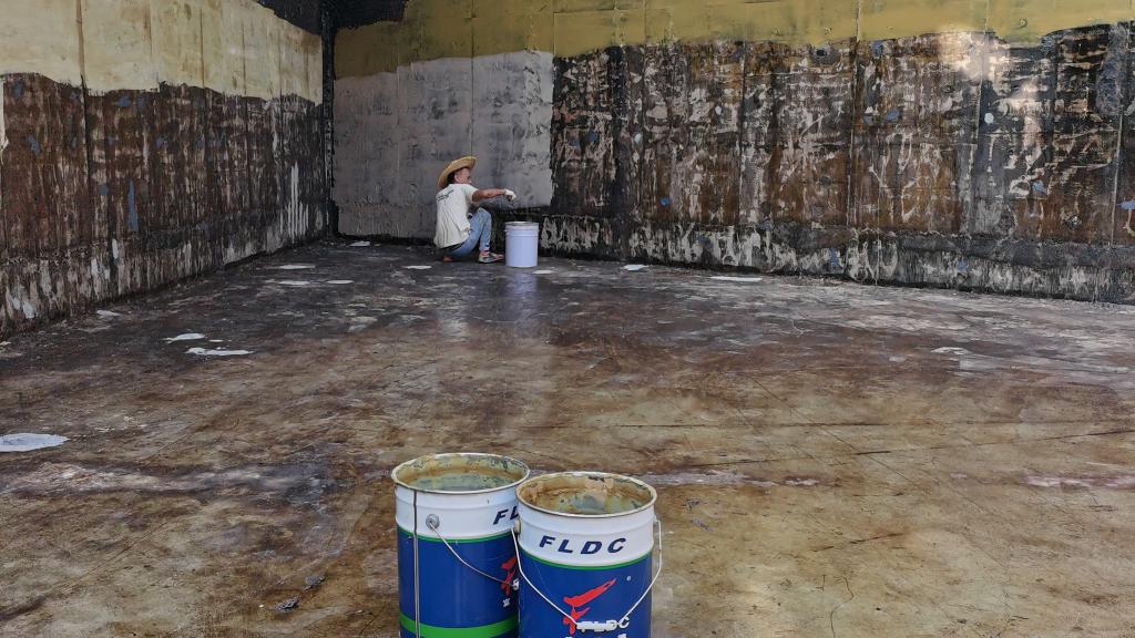 富萊德泳池漆:高耐磨、抗腐蝕,守護水上游泳池