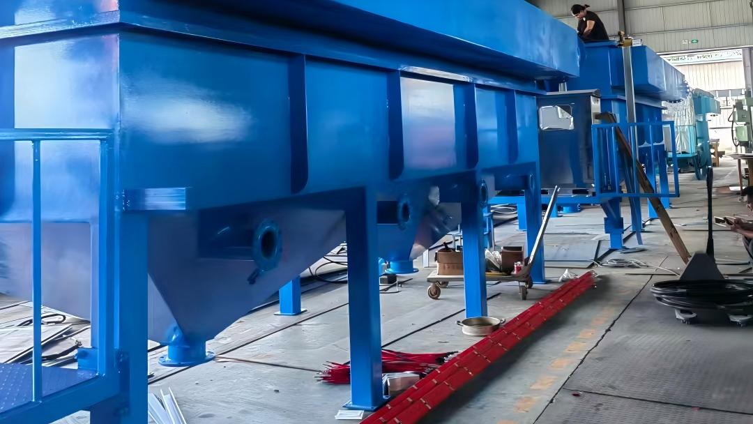 ?富萊德防腐涂料：工業廢水處理不銹鋼斜管沉淀池的涂裝應用